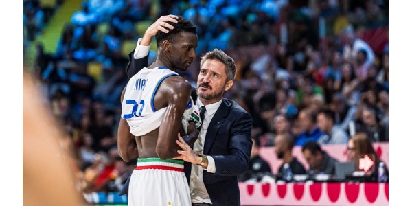 Saliou Niang se divi snazi svog protivnika, Luke Dončića